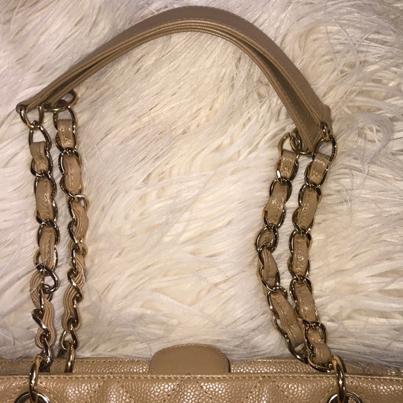 CHANEL CAVIAR GRAND SHOPPING TOTE - Picture 2 of 10